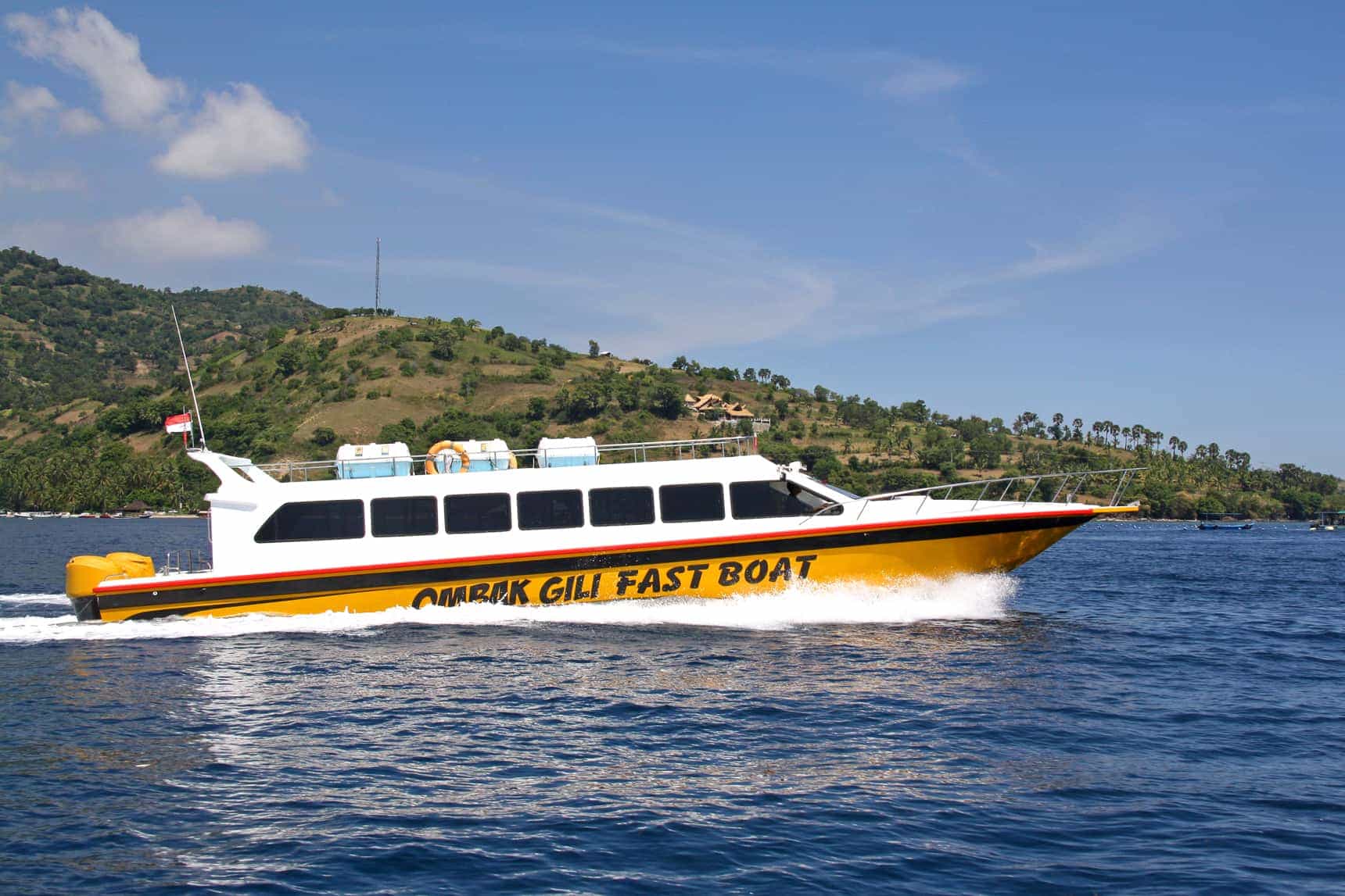 Fast boat service to the Ombak Group properties with Gili Ombak Express